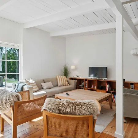 Charming And Childfriendly Summerhouse Near Græsted