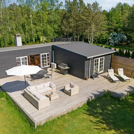 Charming And Childfriendly Summerhouse Near Græsted
